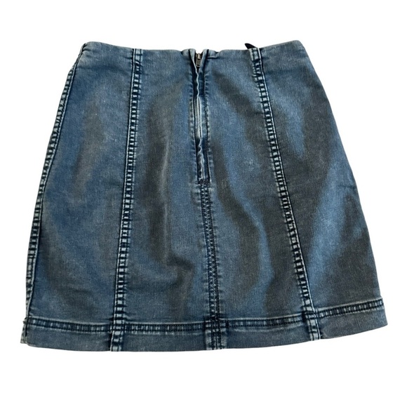 Free People Jean Mini Skirt Sz 4 - Picture 5 of 17